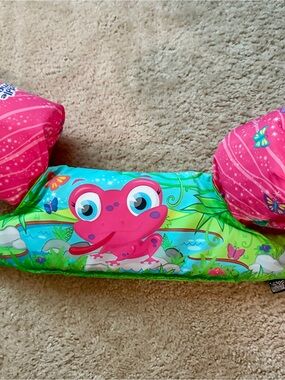 Two kids puddle jumpers/pool floaties